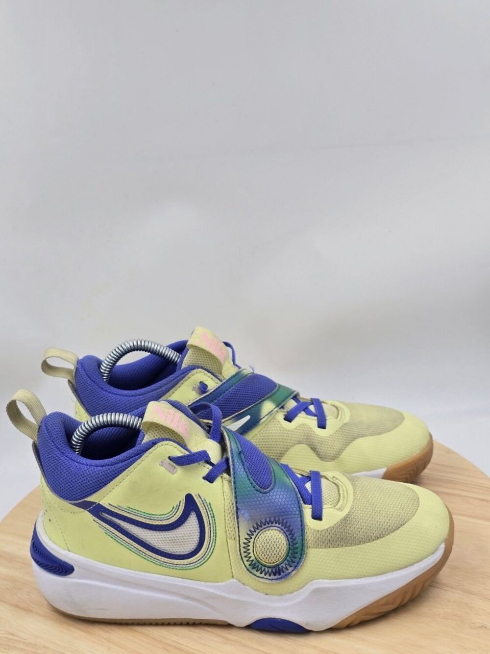 Nike Team Hustle D11 SE Low Basketball Shoes Luminous Green FN6676-300 sz 6.5Y